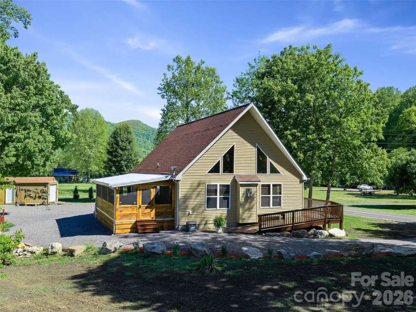 326 Ewart Wilson Road, Burnsville, NC 28714.  MLS# CAR4380347, YatesRealty ID 24308. Ramp Access