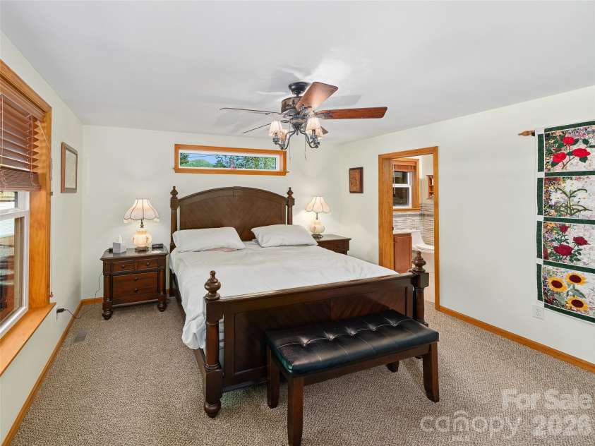 326 Ewart Wilson Road, Burnsville, NC 28714.  MLS# CAR4380347, YatesRealty ID 24308. Transom window