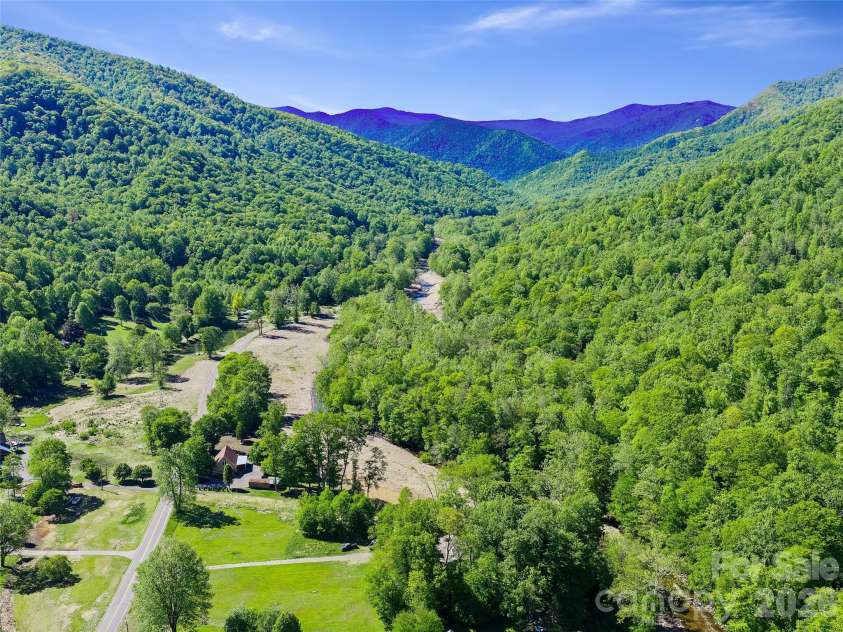 326 Ewart Wilson Road, Burnsville, NC 28714.  MLS# CAR4380347, YatesRealty ID 24308. Wilson Boundary 