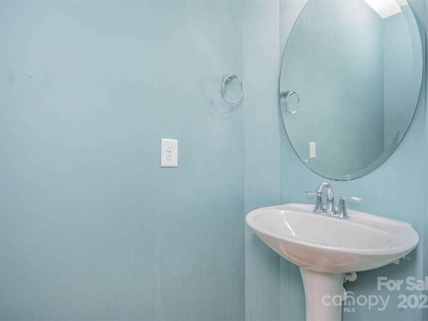9001 Lanark Lane, Fort Mill, SC 29707.  MLS# CAR4269680, YatesRealty ID 24308. 