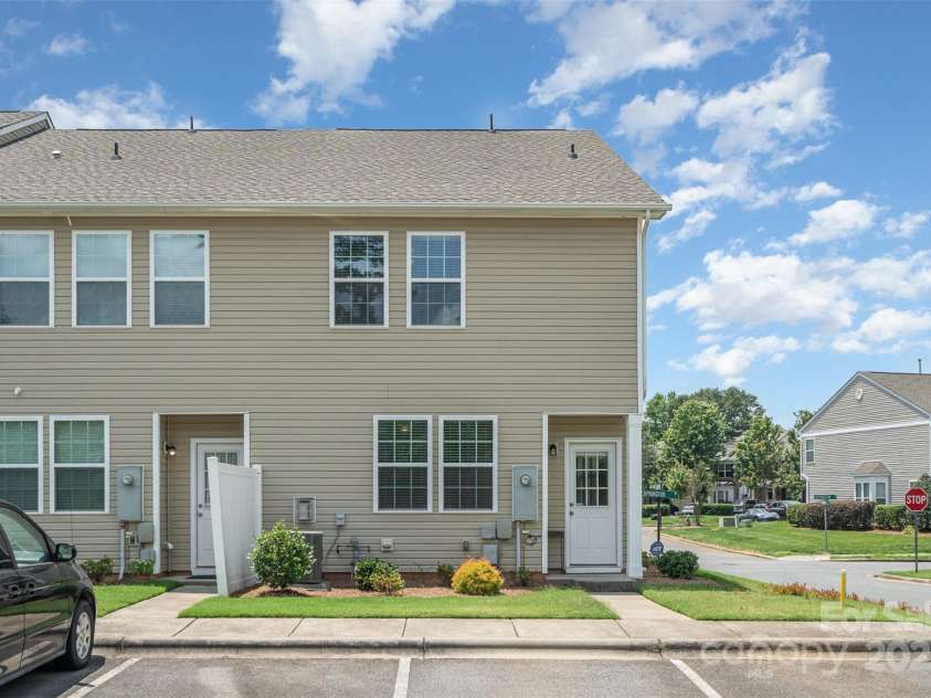 9001 Lanark Lane, Fort Mill, SC 29707.  MLS# CAR4269680, YatesRealty ID 24308. 