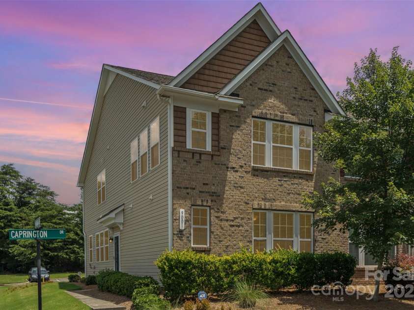 9001 Lanark Lane, Fort Mill, SC 29707.  MLS# CAR4269680, YatesRealty ID 24308. 
