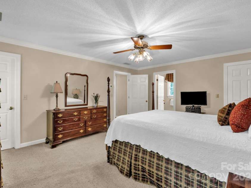 2101 River Chase Drive, Eden, NC 27288.  MLS# CAR4269818, YatesRealty ID 24309. 