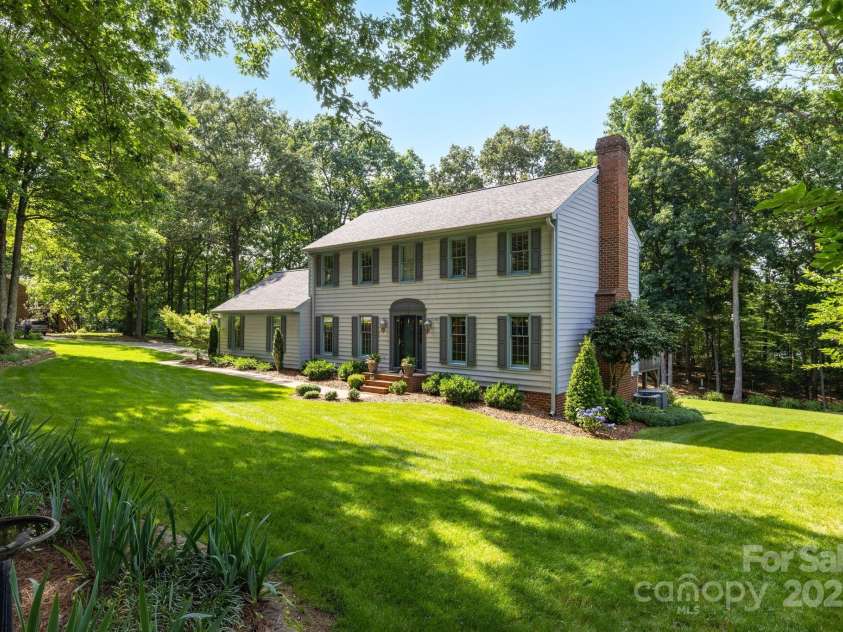 2101 River Chase Drive, Eden, NC 27288.  MLS# CAR4269818, YatesRealty ID 24309. 