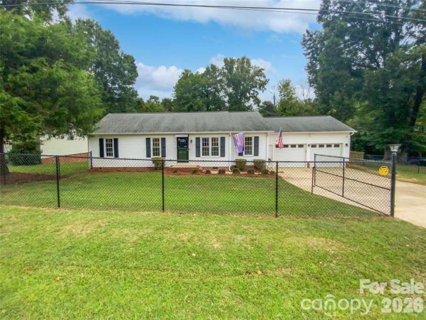 2520 Old Wilkesboro Road, Salisbury, NC 28144.  MLS# CAR4380073, YatesRealty ID 24309. 