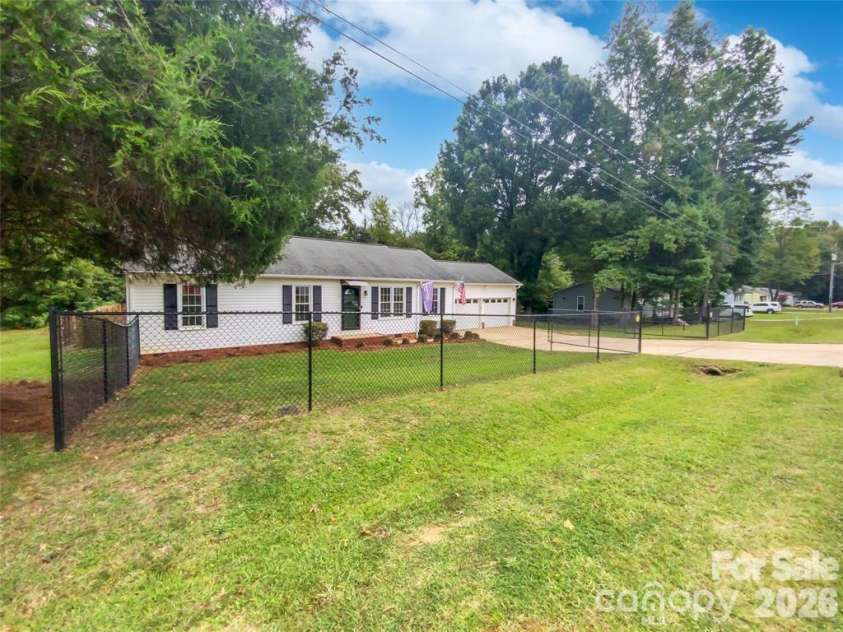 2520 Old Wilkesboro Road, Salisbury, NC 28144.  MLS# CAR4380073, YatesRealty ID 24309. 