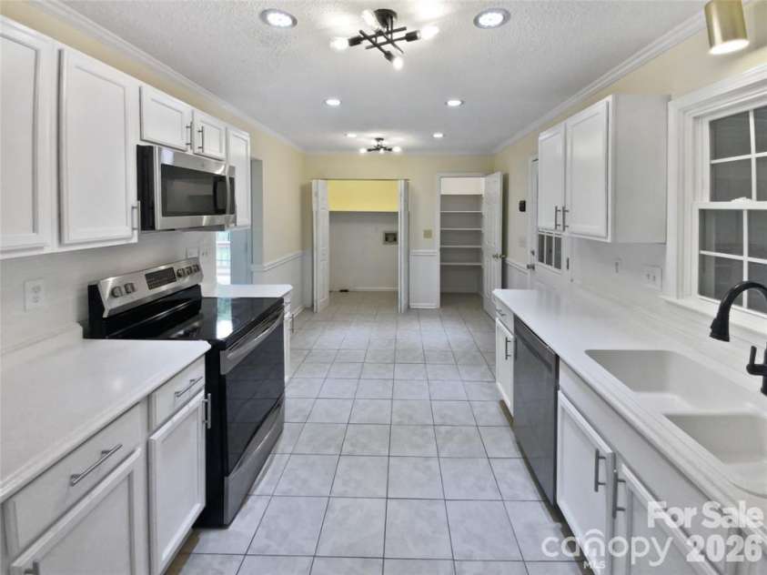 2520 Old Wilkesboro Road, Salisbury, NC 28144.  MLS# CAR4380073, YatesRealty ID 24309. 