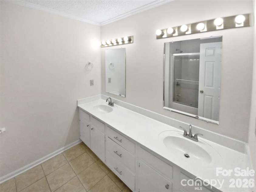 2520 Old Wilkesboro Road, Salisbury, NC 28144.  MLS# CAR4380073, YatesRealty ID 24309. 