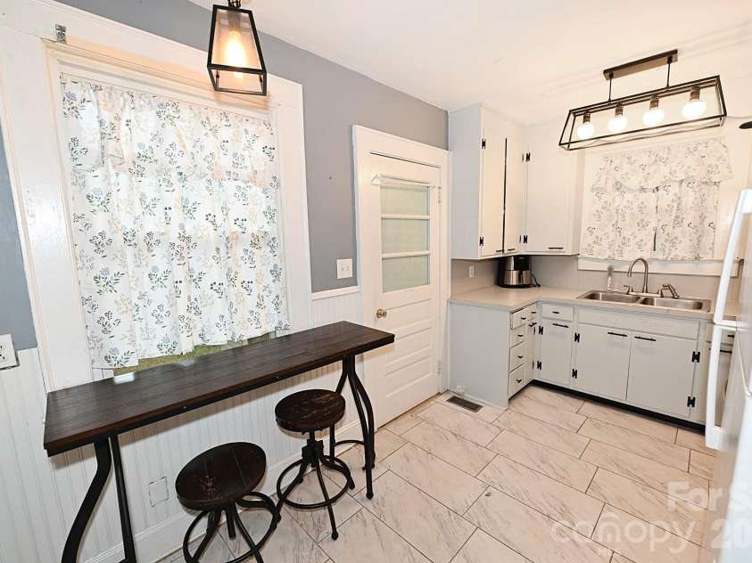 614 Ashe Avenue, Newton, NC 28658.  MLS# CAR4311570, YatesRealty ID 2431. 