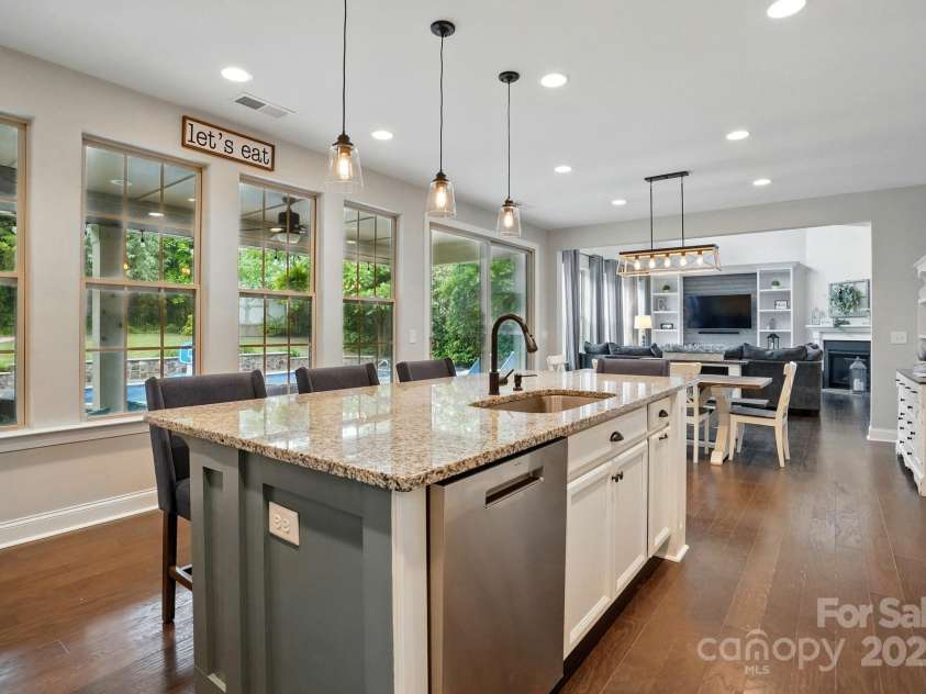 5105 Paisano Lane, Waxhaw, NC 28173.  MLS# CAR4273909, YatesRealty ID 24310. Kitchen