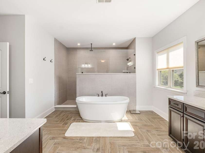 108 Barlow Street, Waxhaw, NC 28173.  MLS# CAR4311878, YatesRealty ID 24312. Master bath 2nd level