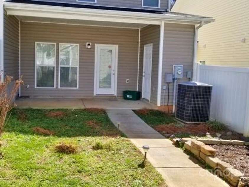 13926 Cypress Woods Drive, Huntersville, NC 28078.  MLS# CAR4273973, YatesRealty ID 24312. 