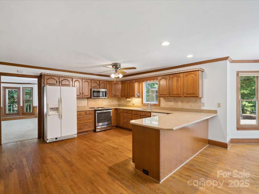 3701 Bounty Court, Matthews, NC 28104.  MLS# CAR4275377, YatesRealty ID 24313. 