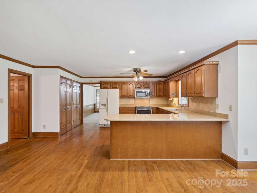 3701 Bounty Court, Matthews, NC 28104.  MLS# CAR4275377, YatesRealty ID 24313. 