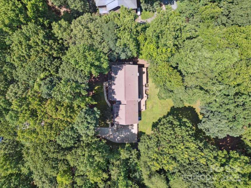 3701 Bounty Court, Matthews, NC 28104.  MLS# CAR4275377, YatesRealty ID 24313. 