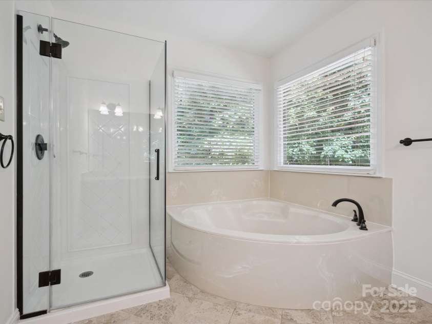 3701 Bounty Court, Matthews, NC 28104.  MLS# CAR4275377, YatesRealty ID 24313. 