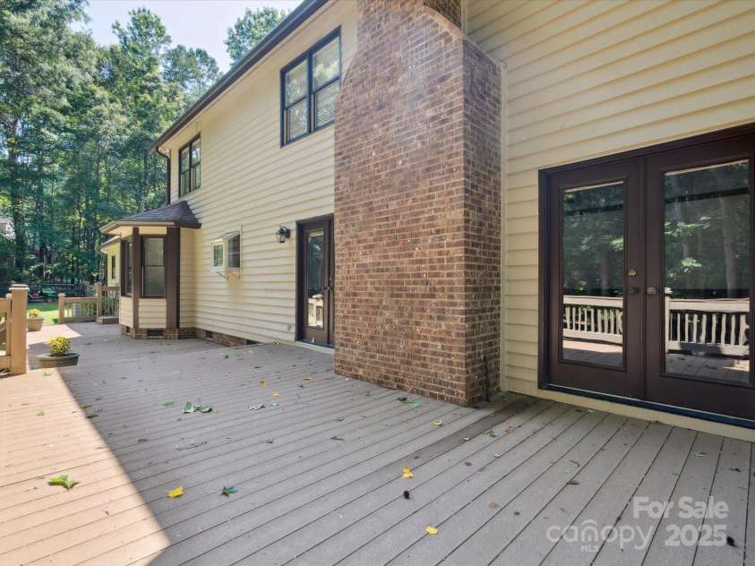 3701 Bounty Court, Matthews, NC 28104.  MLS# CAR4275377, YatesRealty ID 24313. 