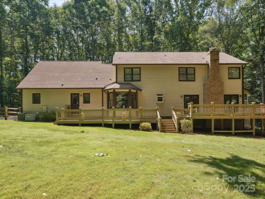 3701 Bounty Court, Matthews, NC 28104.  MLS# CAR4275377, YatesRealty ID 24313. 