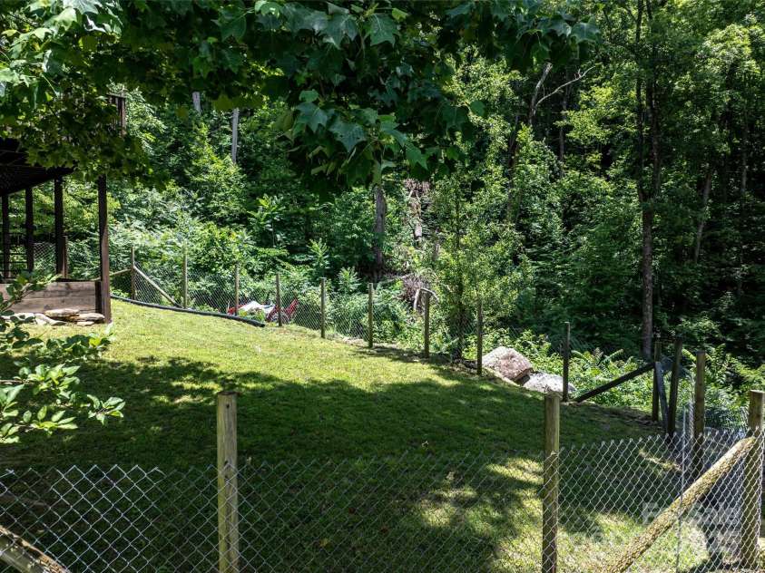 309 Doubleview Drive, Union Mills, NC 28167.  MLS# CAR4265397, YatesRealty ID 24315. 