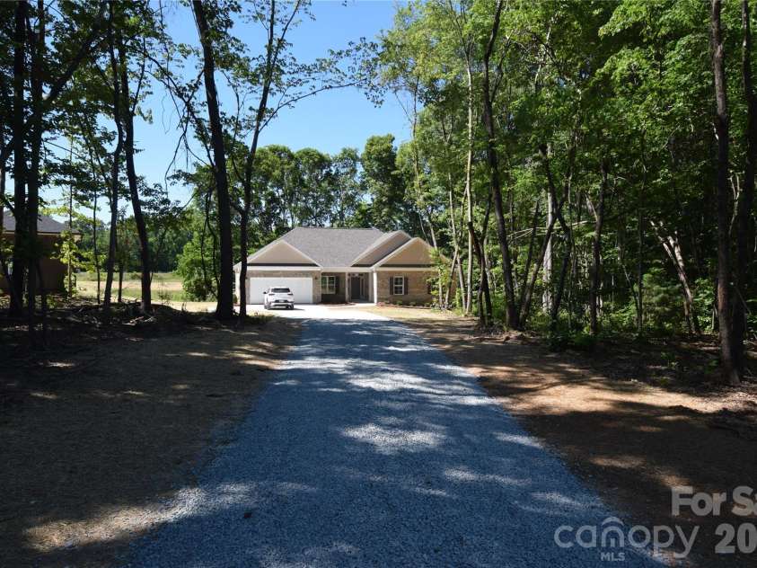 3004 Buffet Lane, Monroe, NC 28110.  MLS# CAR4382405, YatesRealty ID 24316. 
