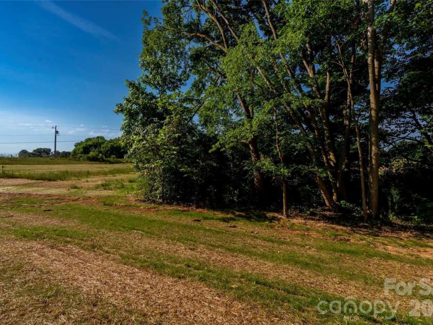 3004 Buffet Lane, Monroe, NC 28110.  MLS# CAR4382405, YatesRealty ID 24316. 