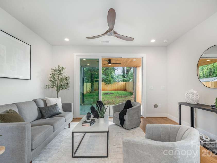 3049 Reid Avenue, Charlotte, NC 28208.  MLS# CAR4276682, YatesRealty ID 24317. 