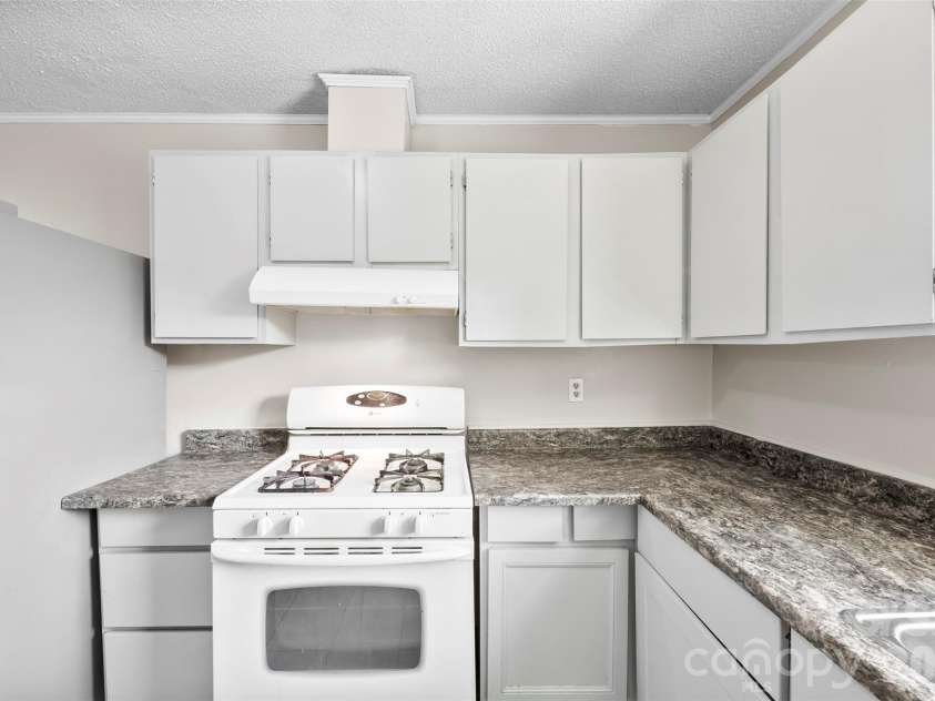 871 Rolling Green Drive, Rock Hill, SC 29730.  MLS# CAR4379947, YatesRealty ID 24317. 