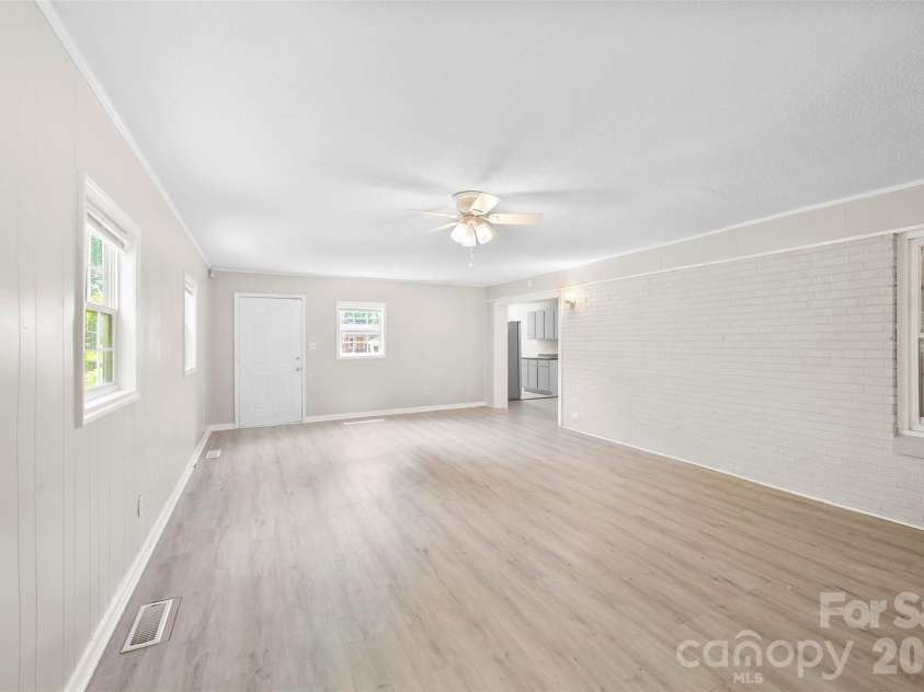 871 Rolling Green Drive, Rock Hill, SC 29730.  MLS# CAR4379947, YatesRealty ID 24317. 