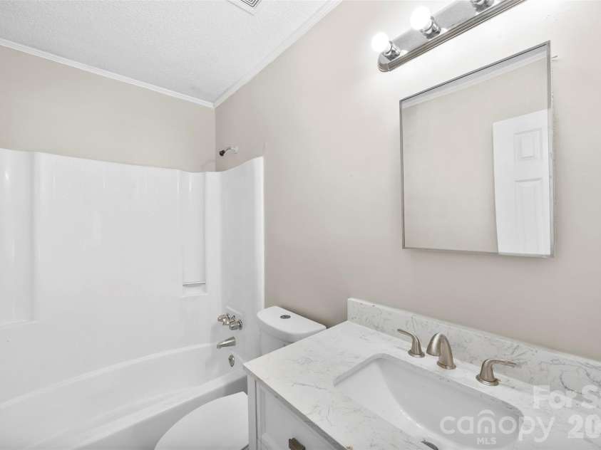 871 Rolling Green Drive, Rock Hill, SC 29730.  MLS# CAR4379947, YatesRealty ID 24317. 