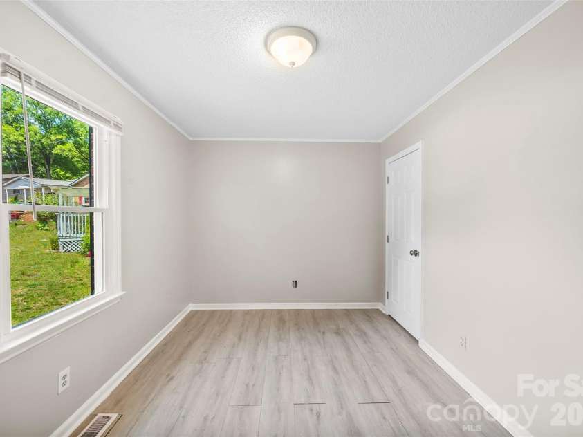 871 Rolling Green Drive, Rock Hill, SC 29730.  MLS# CAR4379947, YatesRealty ID 24317. 