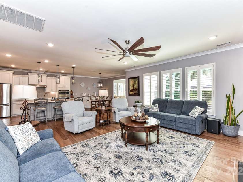 5129 Devonshire Road, Denver, NC 28037.  MLS# CAR4275511, YatesRealty ID 24318. Beautiful, seamless flow from Great Room into Kitchen & Breakfast area!