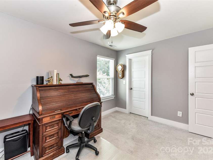 5129 Devonshire Road, Denver, NC 28037.  MLS# CAR4275511, YatesRealty ID 24318. Spacious Bedroom 4 on upper level with walk in closet & ceiling fan/light!