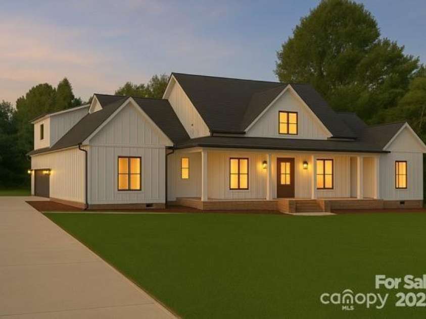 5104 Lowie Lane, Gastonia, NC 28056.  MLS# CAR4327132, YatesRealty ID 2432. 