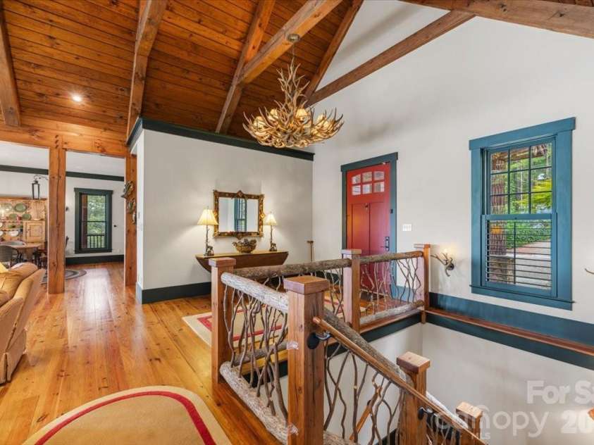 5140 Beech Bluff Drive, Morganton, NC 28655.  MLS# CAR4420970, YatesRealty ID 2432. Entrance and foyer