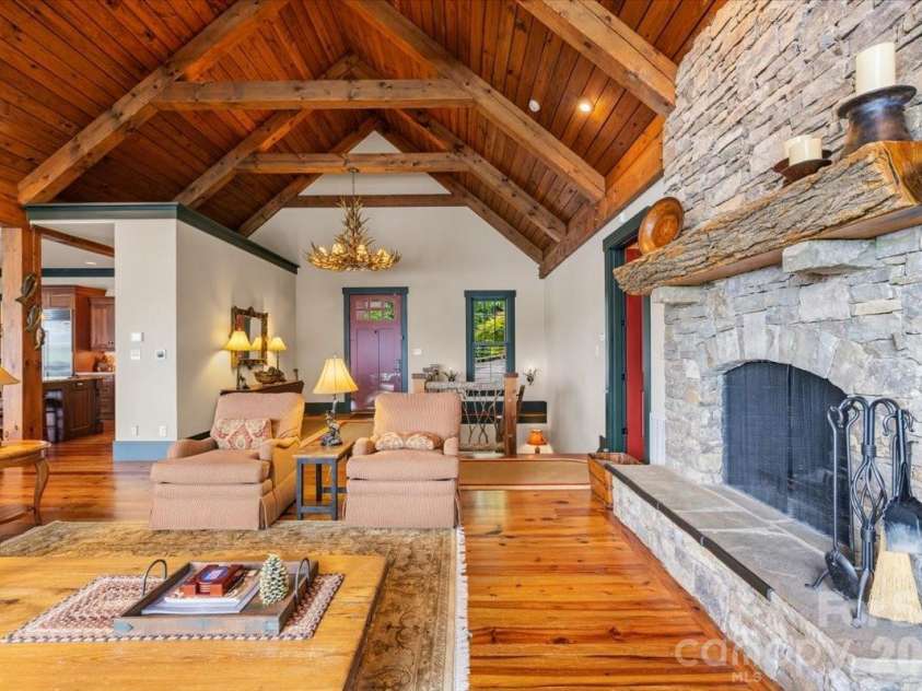 5140 Beech Bluff Drive, Morganton, NC 28655.  MLS# CAR4420970, YatesRealty ID 2432. Great room