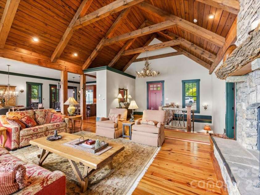 5140 Beech Bluff Drive, Morganton, NC 28655.  MLS# CAR4420970, YatesRealty ID 2432. Great room