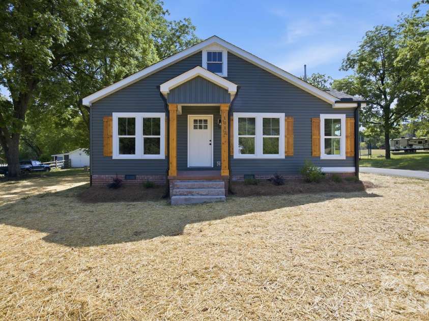 1012 Midlake Road, Kannapolis, NC 28083.  MLS# CAR4378685, YatesRealty ID 24320. 