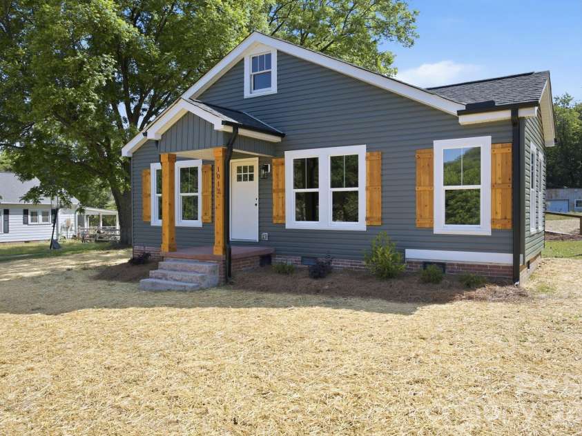 1012 Midlake Road, Kannapolis, NC 28083.  MLS# CAR4378685, YatesRealty ID 24320. 