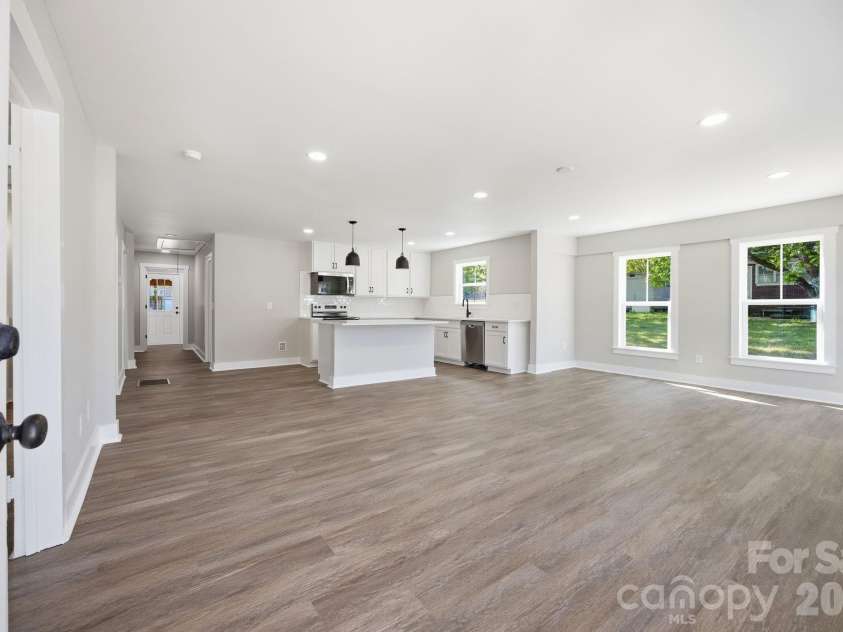 1012 Midlake Road, Kannapolis, NC 28083.  MLS# CAR4378685, YatesRealty ID 24320. 
