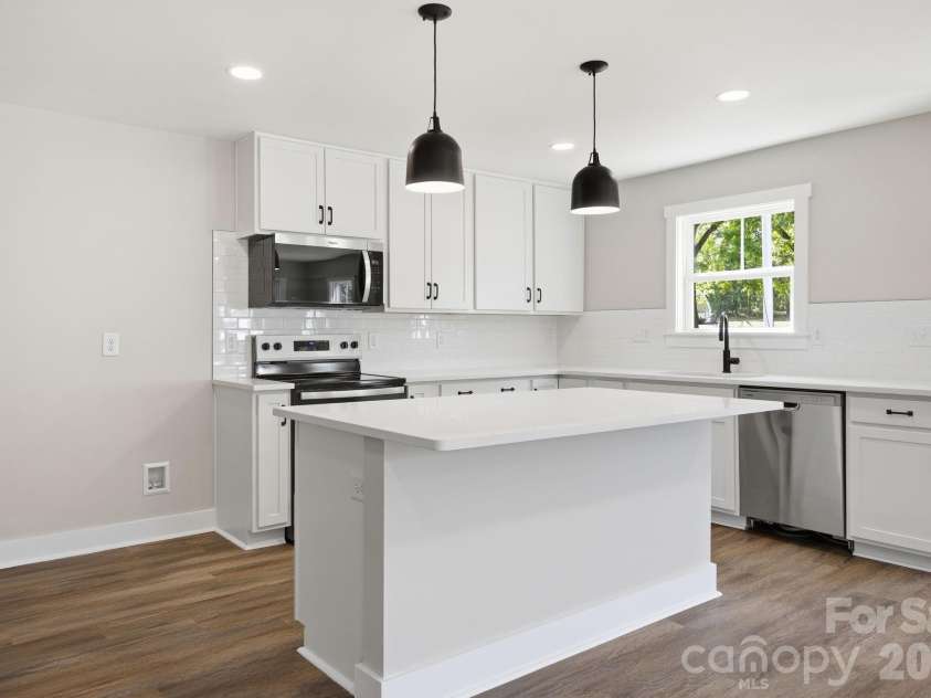 1012 Midlake Road, Kannapolis, NC 28083.  MLS# CAR4378685, YatesRealty ID 24320. 