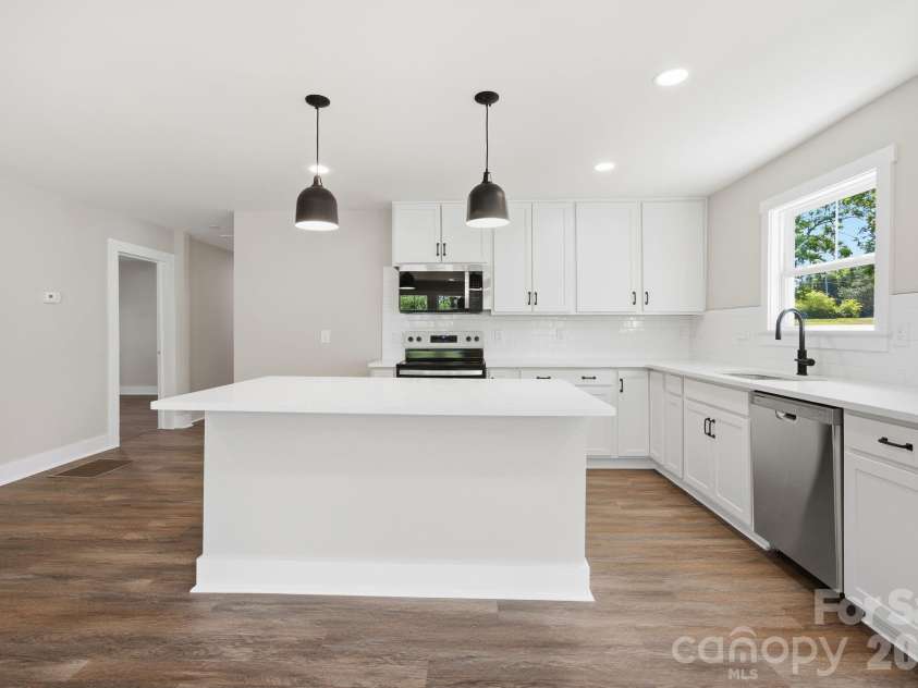 1012 Midlake Road, Kannapolis, NC 28083.  MLS# CAR4378685, YatesRealty ID 24320. 