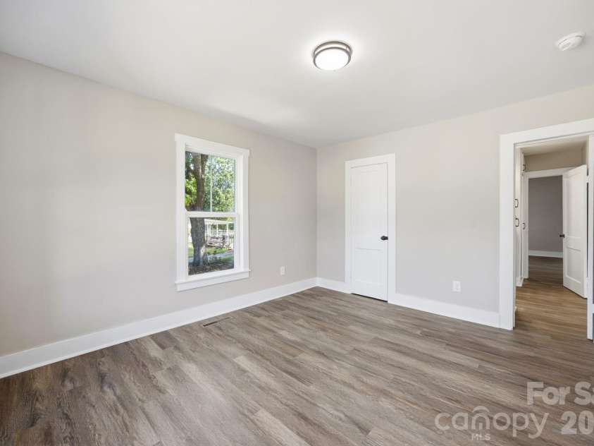1012 Midlake Road, Kannapolis, NC 28083.  MLS# CAR4378685, YatesRealty ID 24320. 