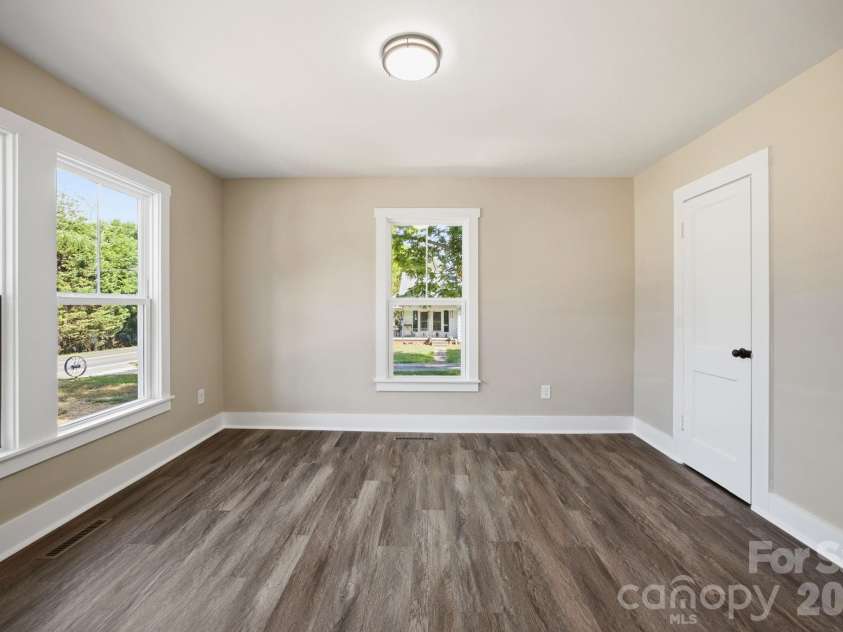 1012 Midlake Road, Kannapolis, NC 28083.  MLS# CAR4378685, YatesRealty ID 24320. 
