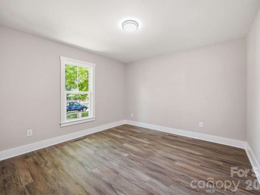 1012 Midlake Road, Kannapolis, NC 28083.  MLS# CAR4378685, YatesRealty ID 24320. 