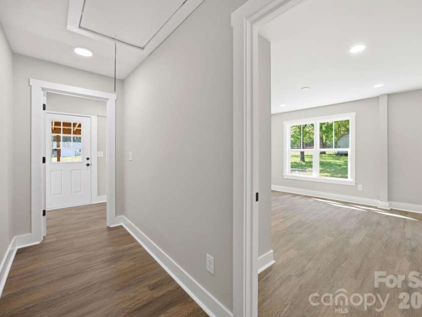 1012 Midlake Road, Kannapolis, NC 28083.  MLS# CAR4378685, YatesRealty ID 24320. 