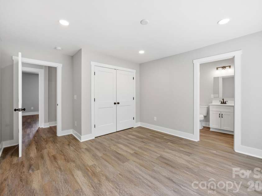 1012 Midlake Road, Kannapolis, NC 28083.  MLS# CAR4378685, YatesRealty ID 24320. 