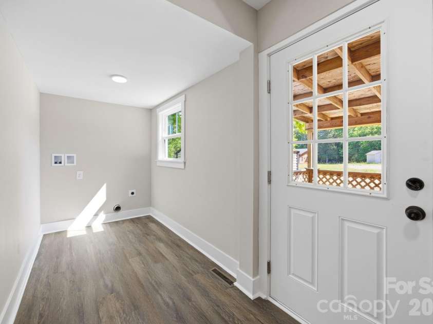 1012 Midlake Road, Kannapolis, NC 28083.  MLS# CAR4378685, YatesRealty ID 24320. 