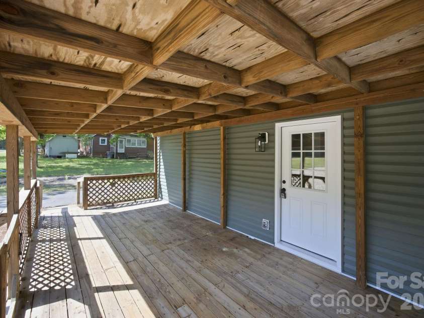 1012 Midlake Road, Kannapolis, NC 28083.  MLS# CAR4378685, YatesRealty ID 24320. 