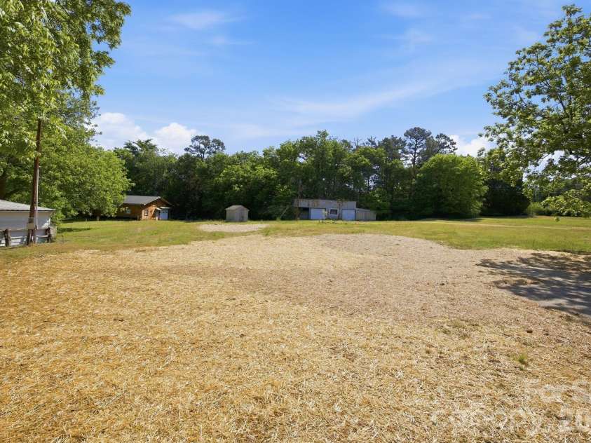 1012 Midlake Road, Kannapolis, NC 28083.  MLS# CAR4378685, YatesRealty ID 24320. 