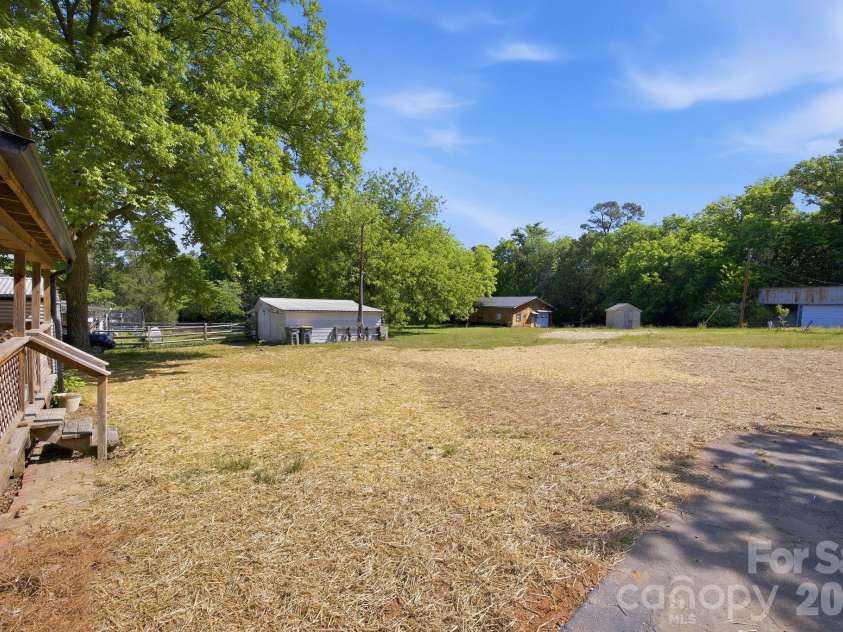 1012 Midlake Road, Kannapolis, NC 28083.  MLS# CAR4378685, YatesRealty ID 24320. 